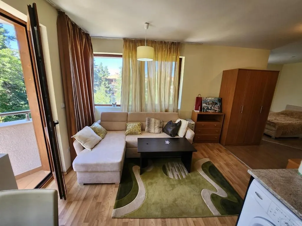 Pine Tree Easy Ski Access - Next 100M To Ski Slope And Forest View 반스코